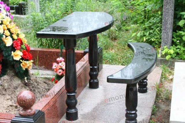 Mase si scaune din granit