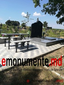 Monument din granit