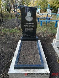 Monument din granit