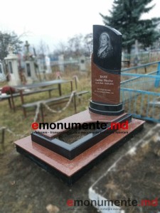 Monument funerar din granit